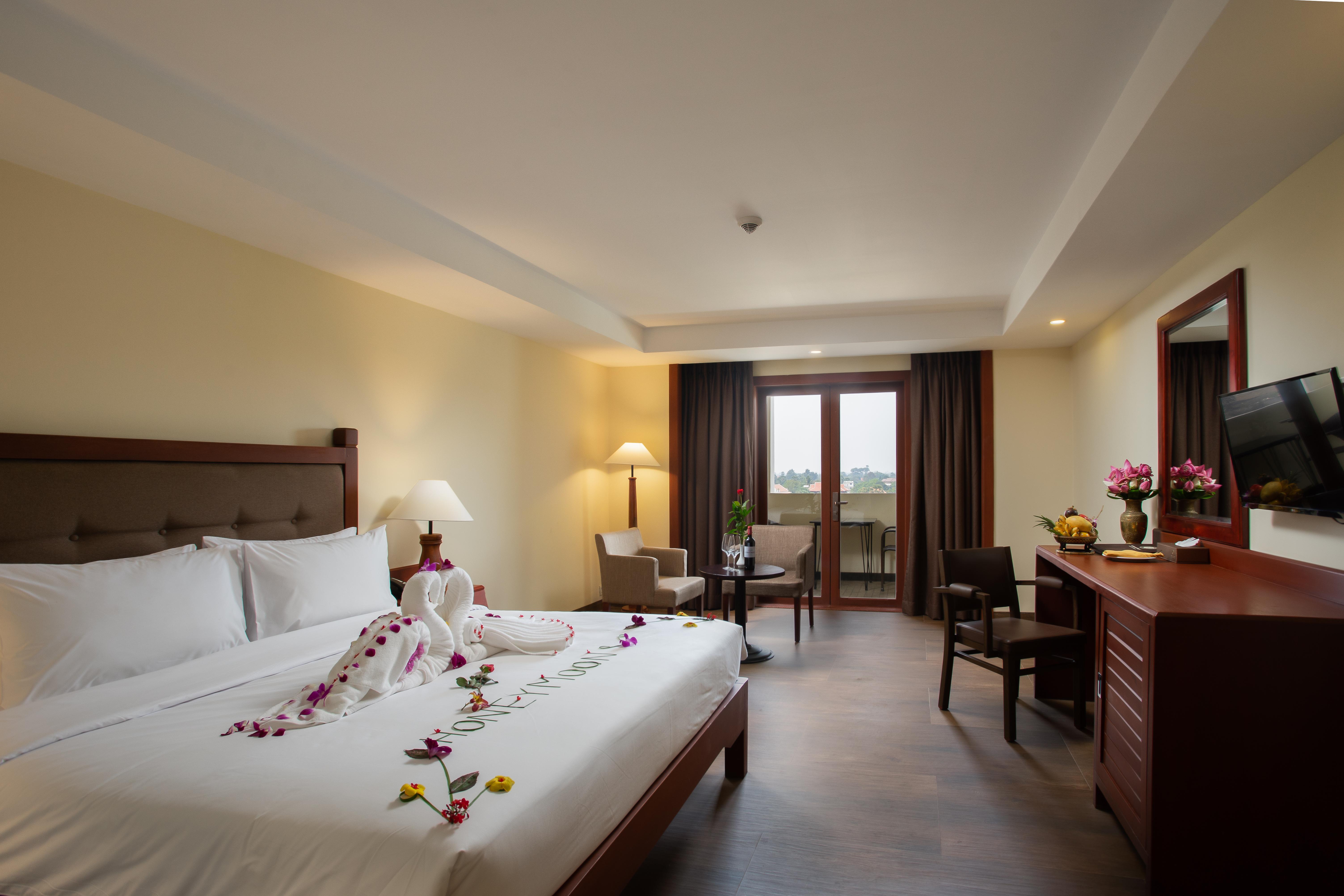 Hotel De La Renaissance Siem Reap Esterno foto