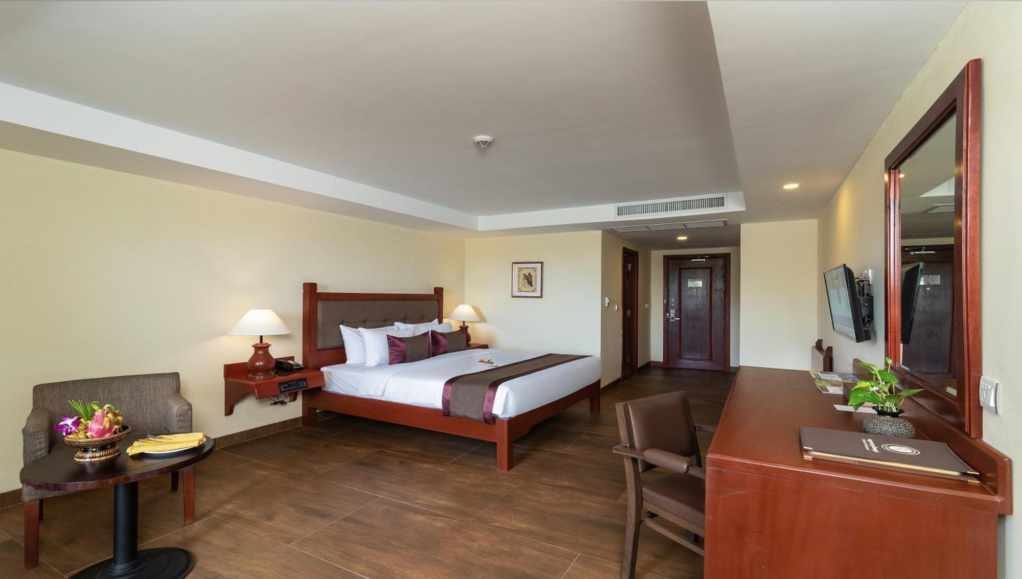 Hotel De La Renaissance Siem Reap Esterno foto