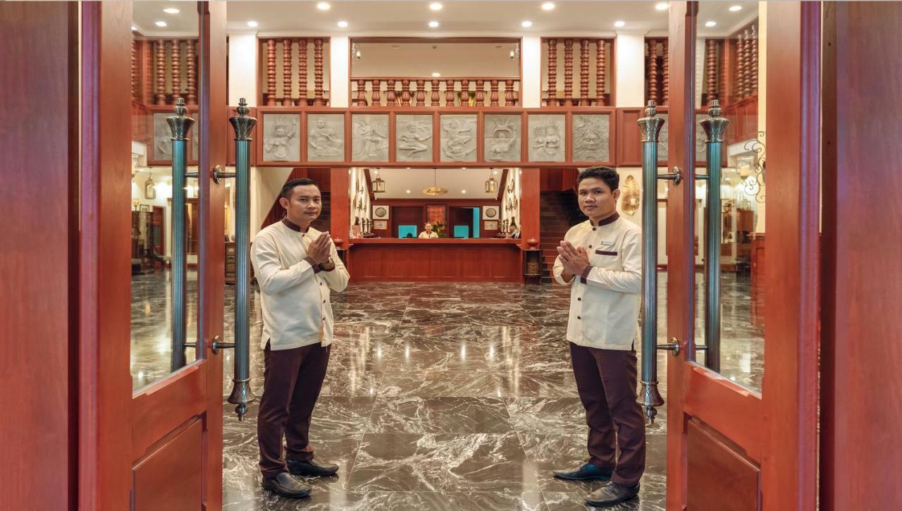 Hotel De La Renaissance Siem Reap Esterno foto
