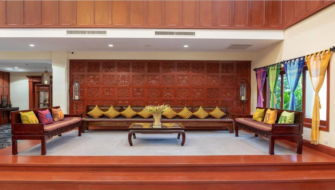 Hotel De La Renaissance Siem Reap Esterno foto